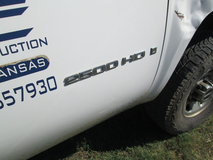 2009-gmc-2500hd-image-18