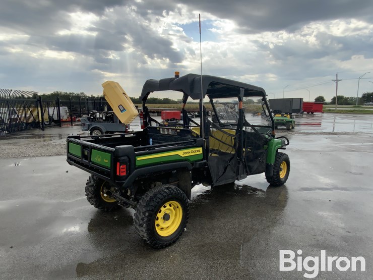 2022-john-deere-gator-image-5