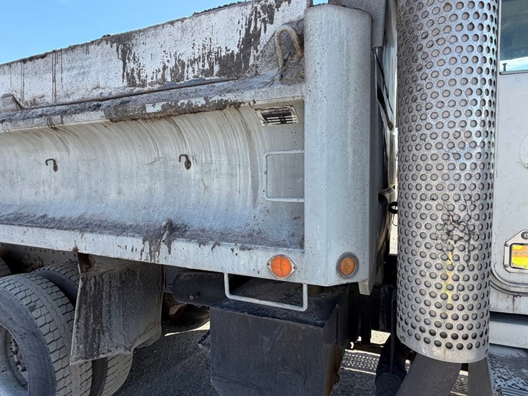 #2532-•-kenworth-w928-tandem-axle-dump-truck-image-25
