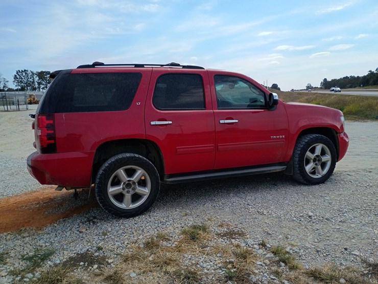 2013-chevrolet-tahoe-image-10