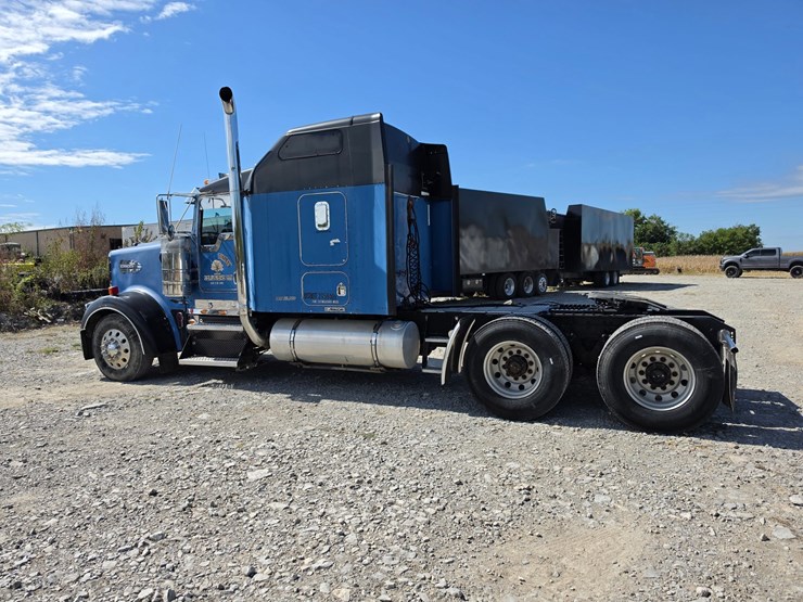 2003-kenworth-w900-image-10