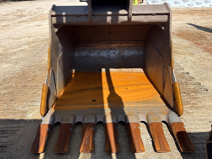 2012-caterpillar-c13-image-11