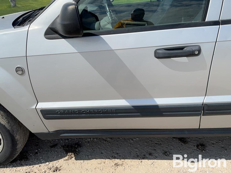 2005-jeep-grand-cherokee-laredo-image-15