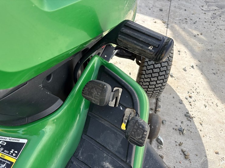 john-deere-x300-image-16