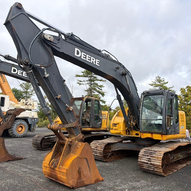 DEERE 225D LC