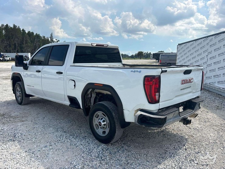 2022-gmc-sierra-2500-image-4