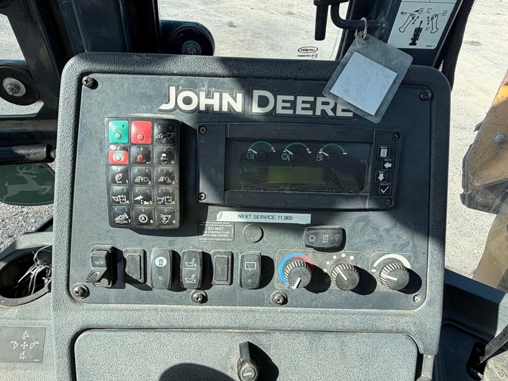 2017-deere-410l-image-71