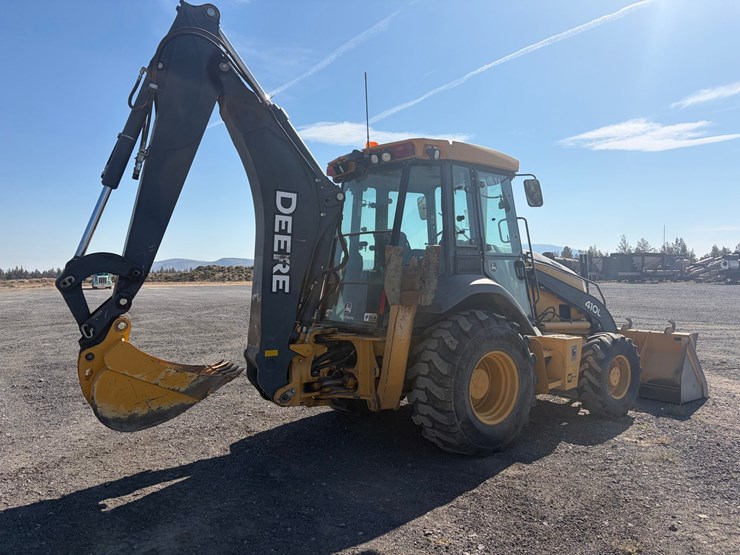 2017-deere-410l-image-5