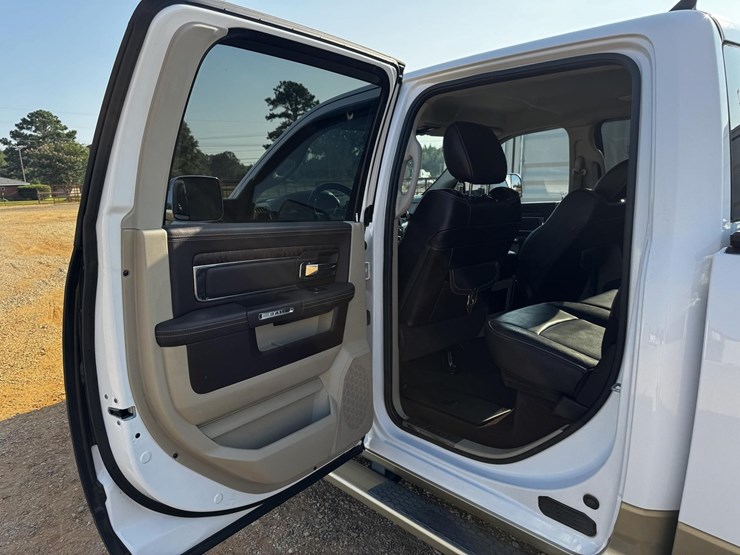 2014-dodge-1500-image-16