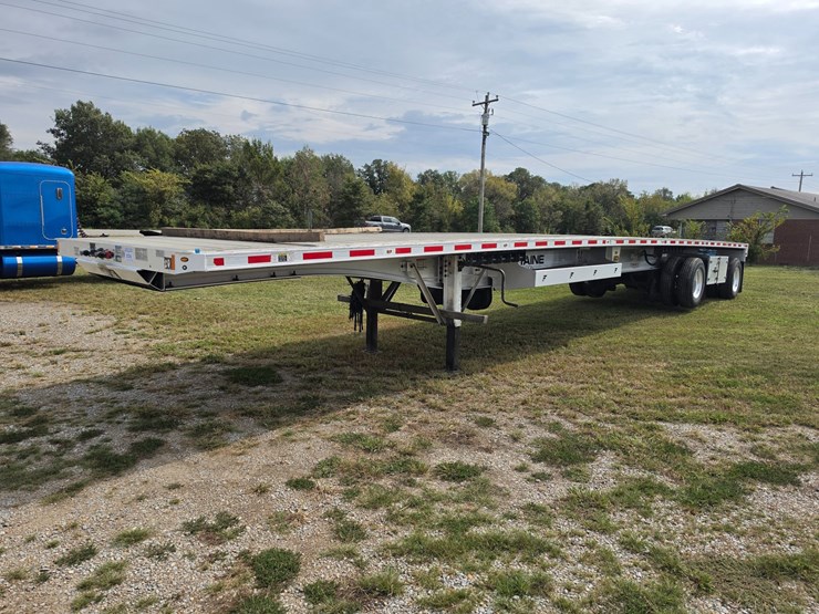 2023-fontaine-flat-bed-trailer-image-2