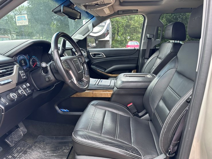 2017-gmc-yukon-image-14
