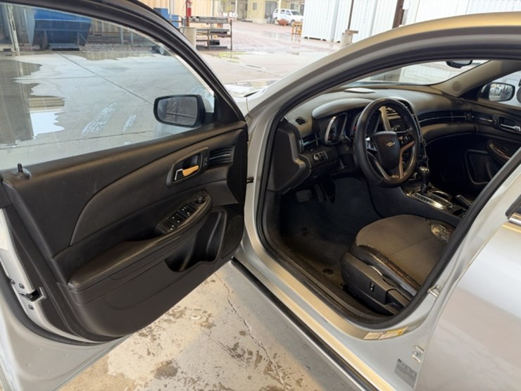 2016-chevrolet-malibu-limited-sdn-image-31