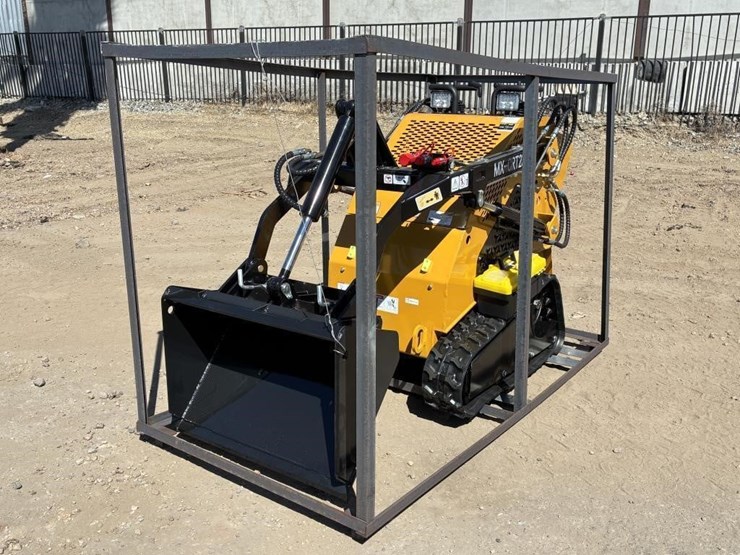 2026-agt-mx-crt23-skid-steer-image-1