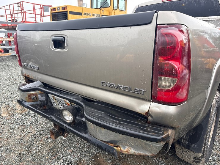 2003-chevrolet-2500-image-15