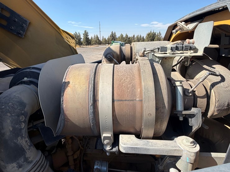 2017-deere-410l-image-64