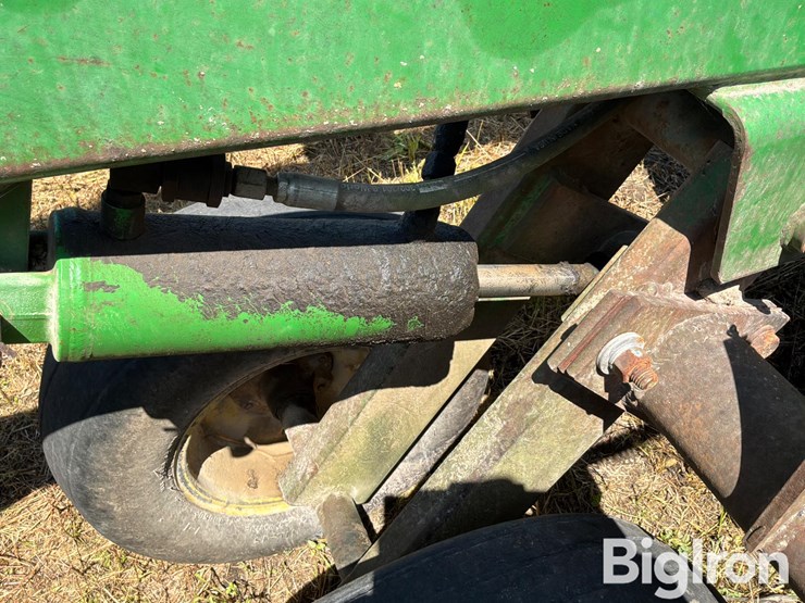 john-deere-630-image-14