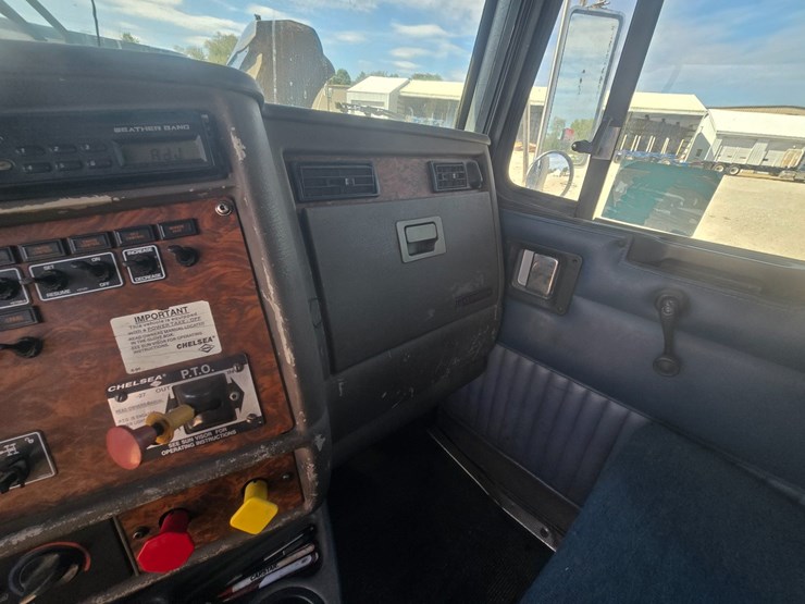 2001-kenworth-t800-image-50