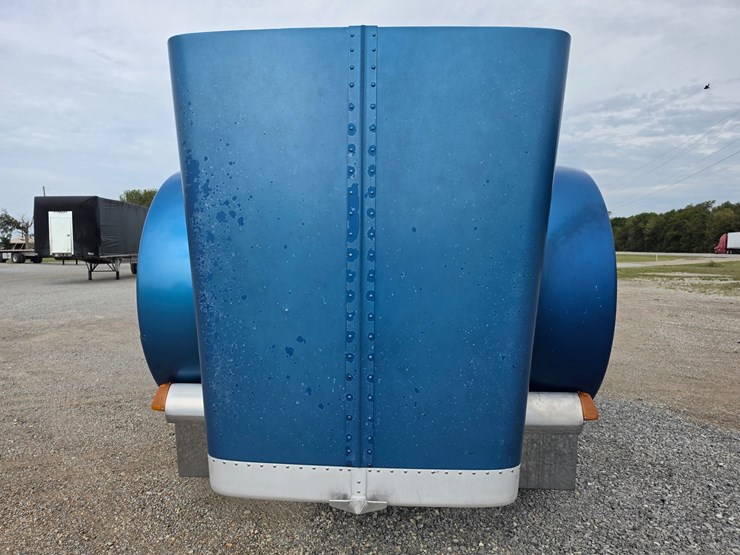 2005-peterbilt-379-image-39