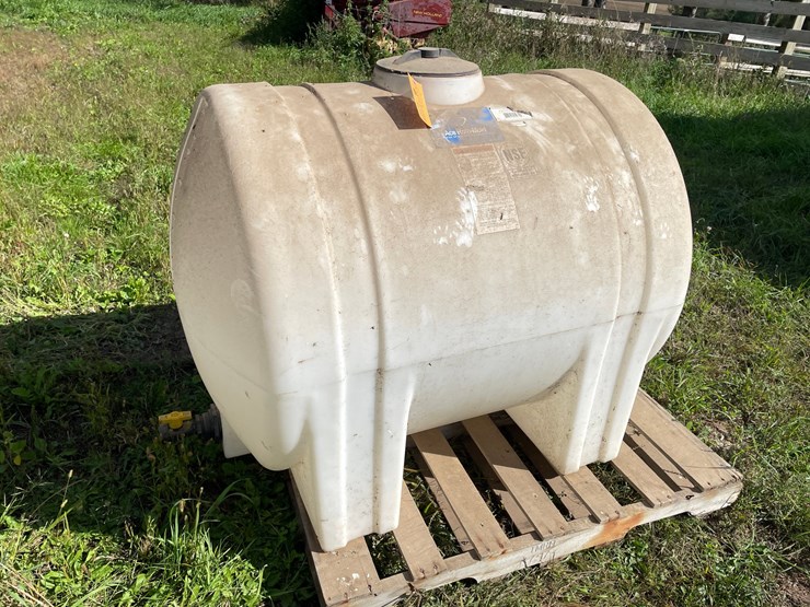 #1635-•-225-gallon-poly-tank-image-1