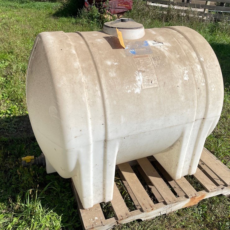 #1635 • 225-Gallon Poly Tank