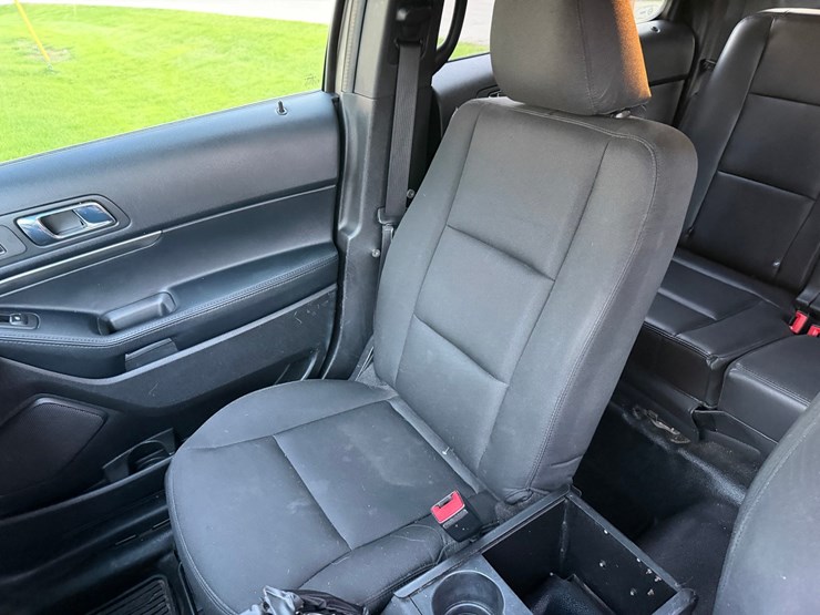 2016-ford-explorer-police-interceptor-image-29