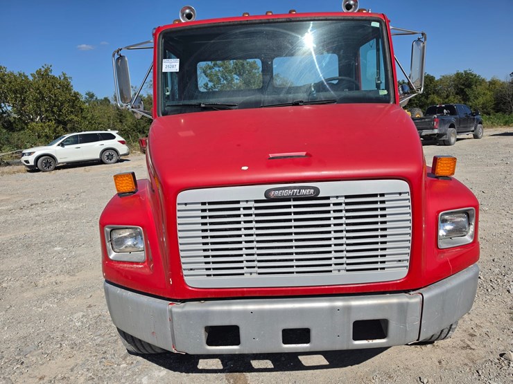 1997-freightliner-fl70-image-25