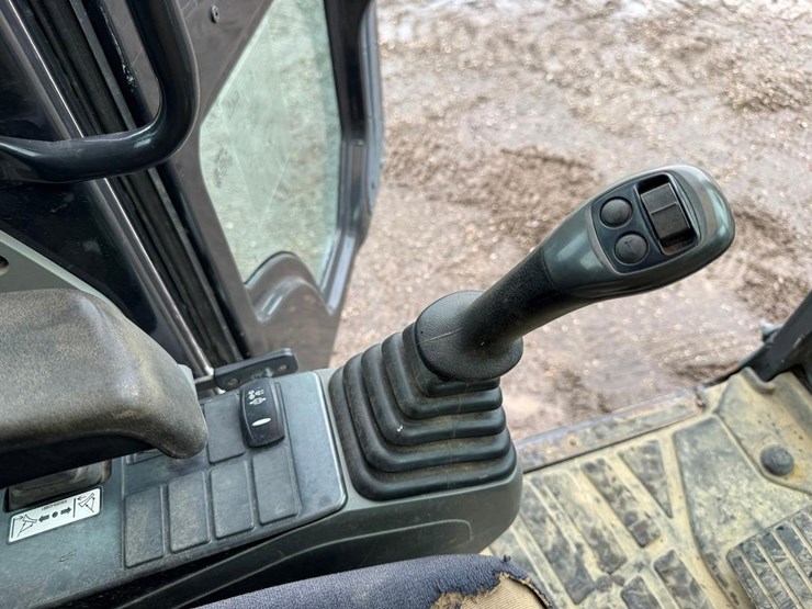 2019-bobcat-e145-image-31