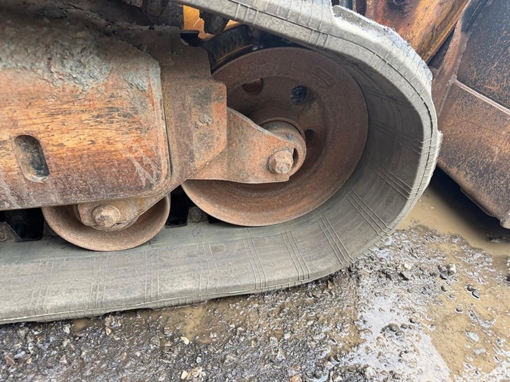 2017-deere-323e-image-21