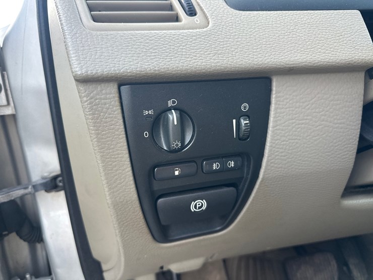 2004-volvo-xc90-image-41