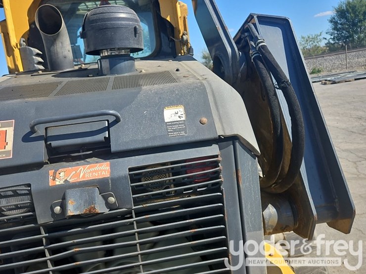 2019-deere-333g-image-26