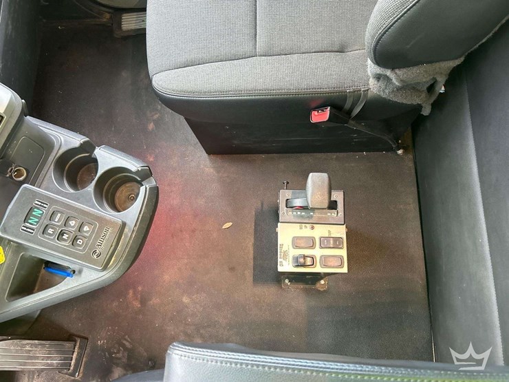 2022-kenworth-t880-image-36