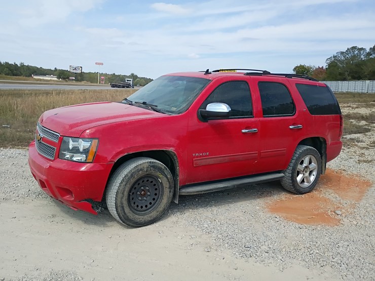 2013-chevrolet-tahoe-image-2