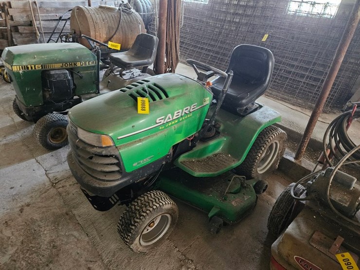 john-deere-la-image-1