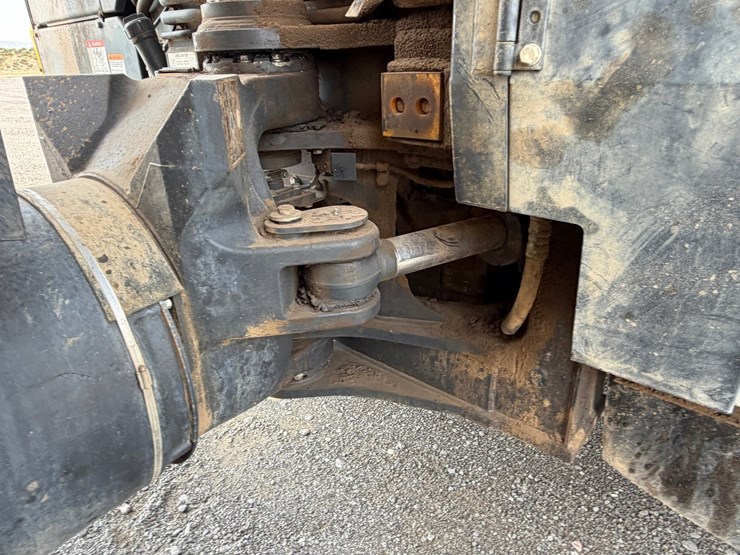 2016-komatsu-hm400-5-image-32