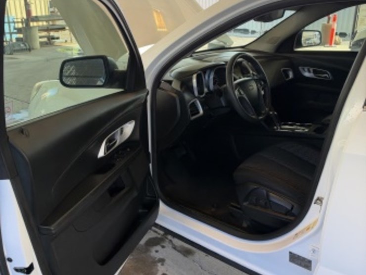 2016-chevrolet-equinox-image-23