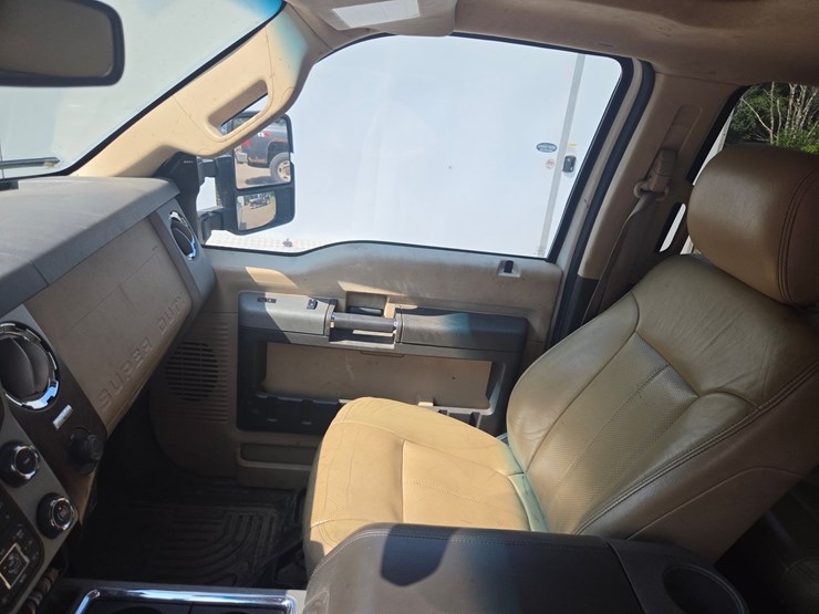 2013-ford-f250-lariat-image-43