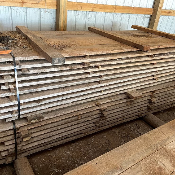 #1666 • Bundle of Pine Boards