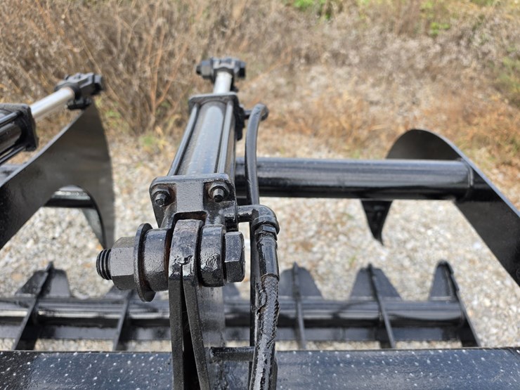 #25298-•-skid-steer-grapple-attachment-image-12