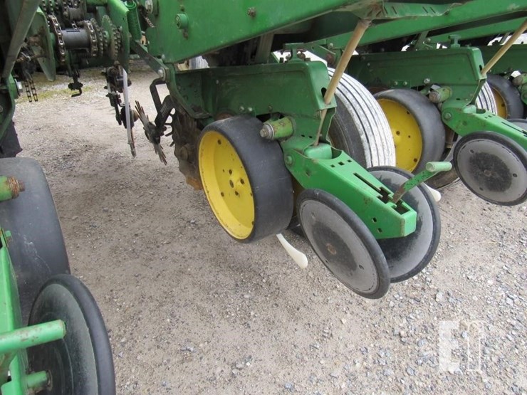 john-deere-7200-image-6