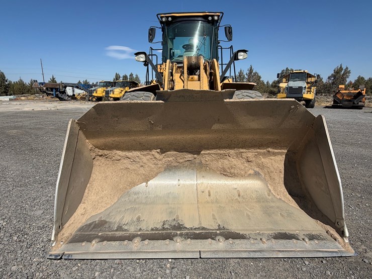 2015-caterpillar-950m-image-2