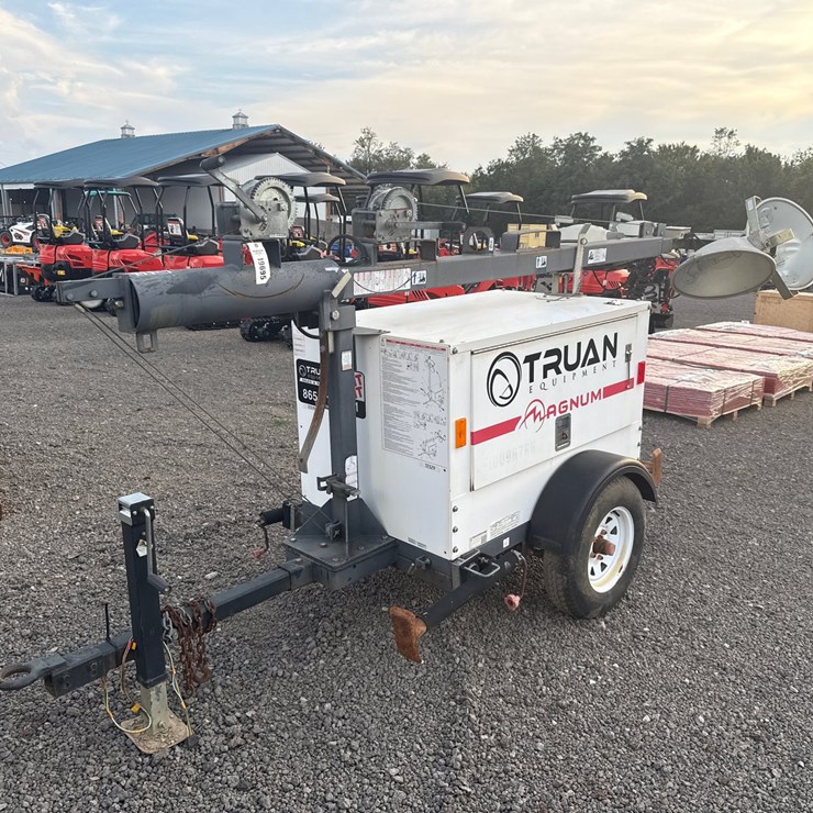 #2065 • 2013 MAGNUM TOWABLE LIGHT TOWER