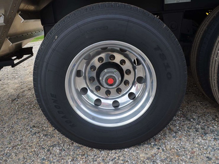 2014-dakota-aluminum-tri-axle-hopper-bottom-trailer-image-25