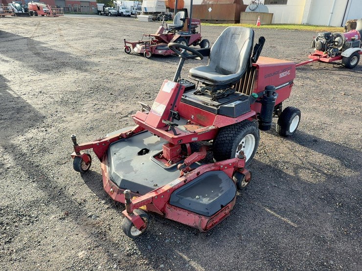 toro-groundsmaster-223-d-rotary-mower-image-1