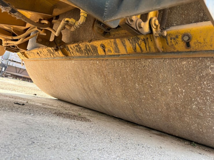 #2410-•-2015-sakia-sw880-double-drum-smooth-roller-compactor-image-55