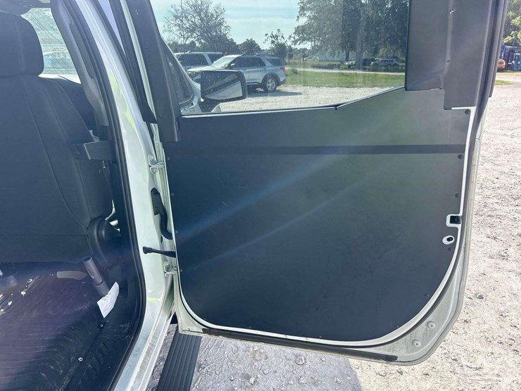 2022-chevrolet-silverado-1500-image-22