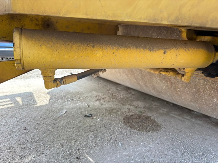 #2410-•-2015-sakia-sw880-double-drum-smooth-roller-compactor-image-27