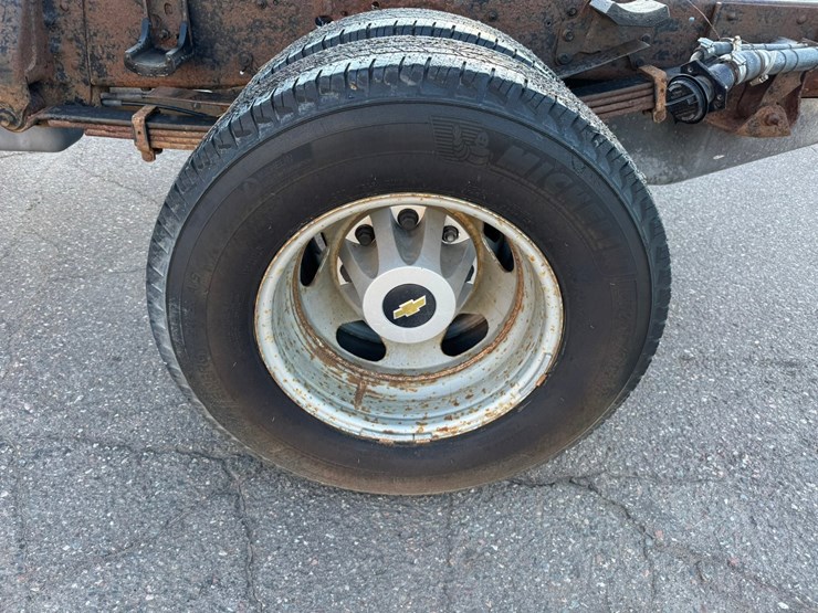 2013-chevrolet-3500-image-58