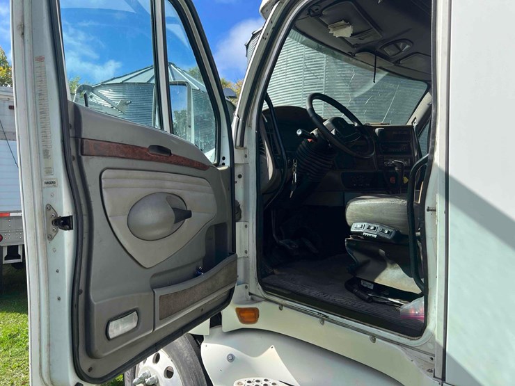 2006-kenworth-t2000-image-14