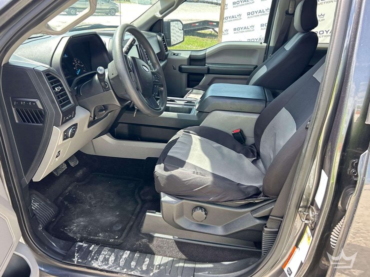 2017-ford-f150-image-16