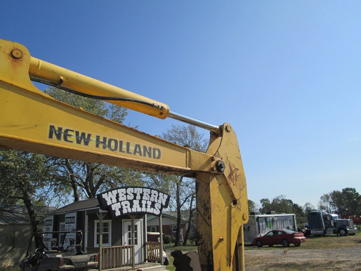 new-holland-e55bx-image-23